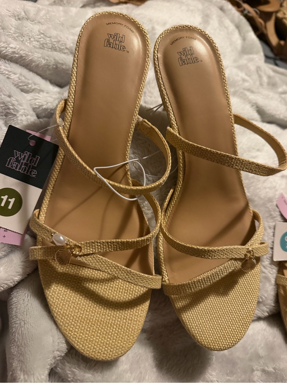 💜Wild Fable Women’s Brodie Strappy Slip-On Sandals Beaded Memory Foam Size:11